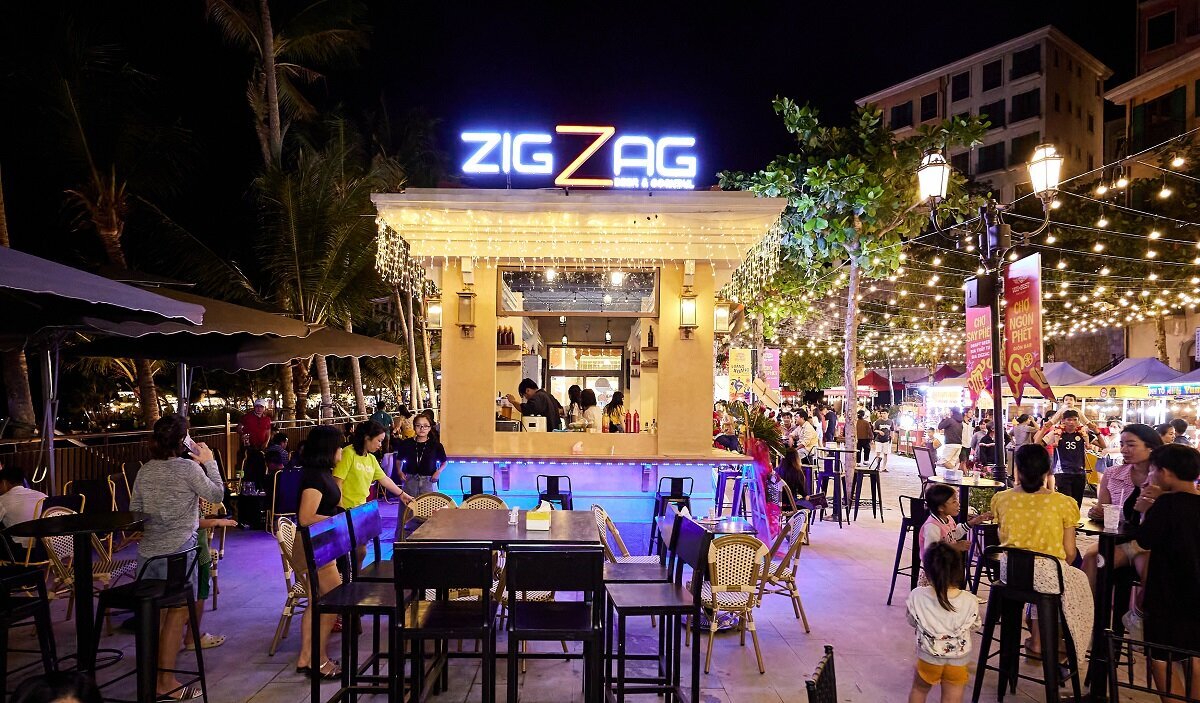 Zig Zag Pub | Vui-Fest Bazaar 1