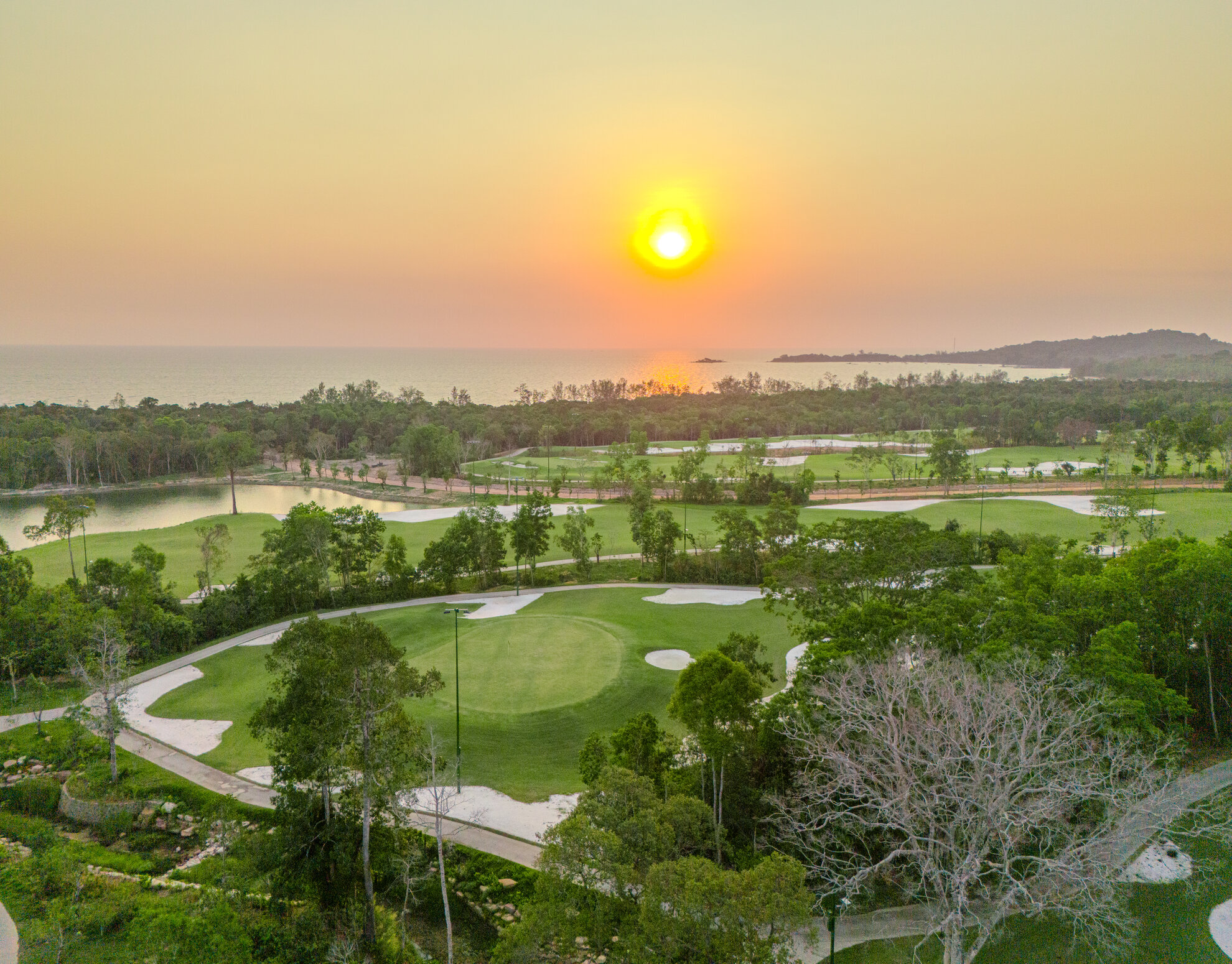 Eschuri Vung Bau Golf  1