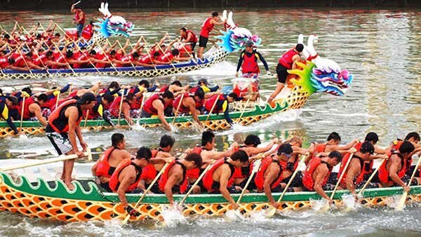 Traditional Boat Racing Festival 1