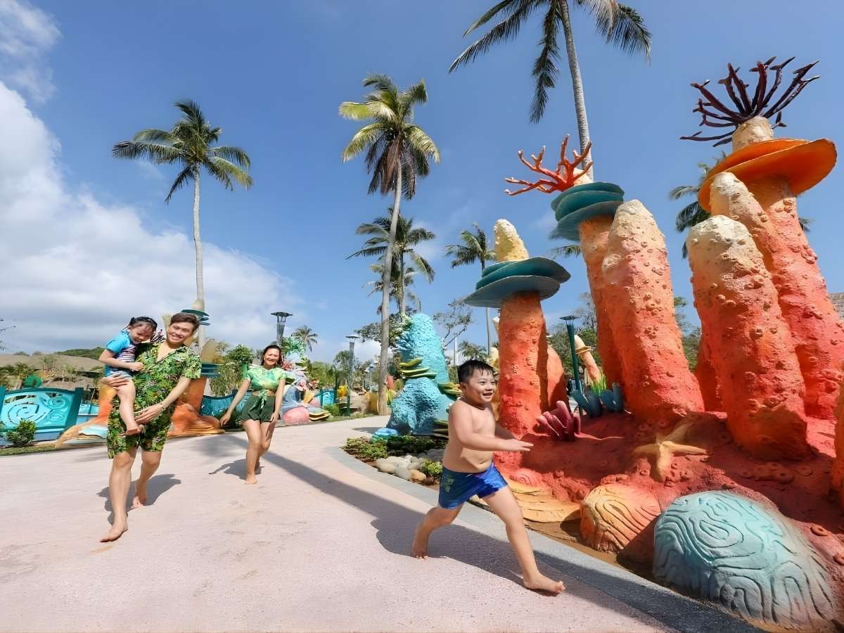 Sun World Hon Thom là điểm vui chơi kết hợp tham quan biển đảo.
