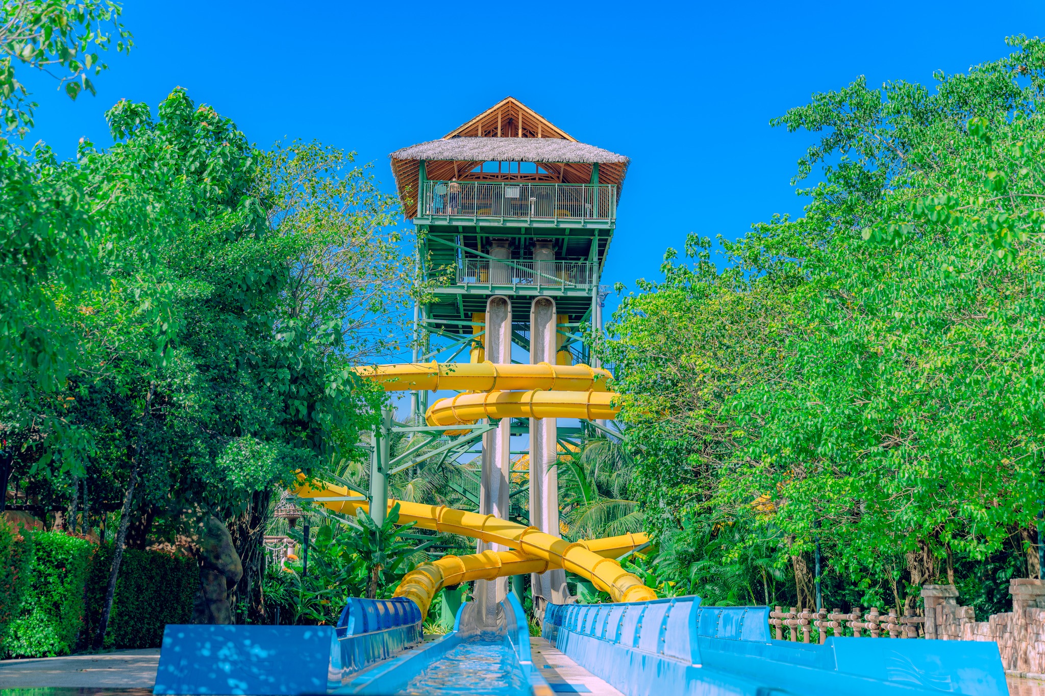 Giải nhiệt tại công viên nước Aquatopia