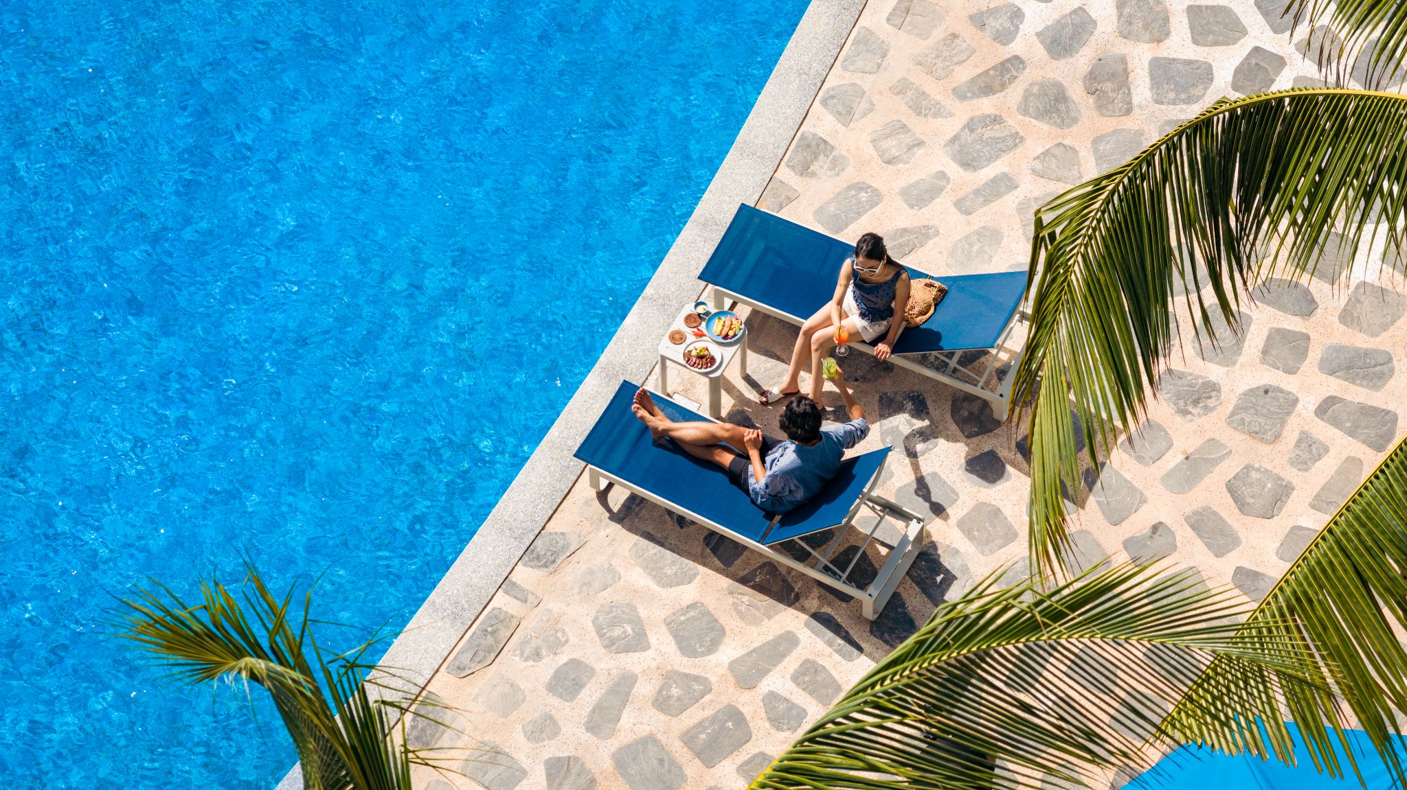 Nghỉ ngơi thảnh thơi tại Santo Beach Club&nbsp;