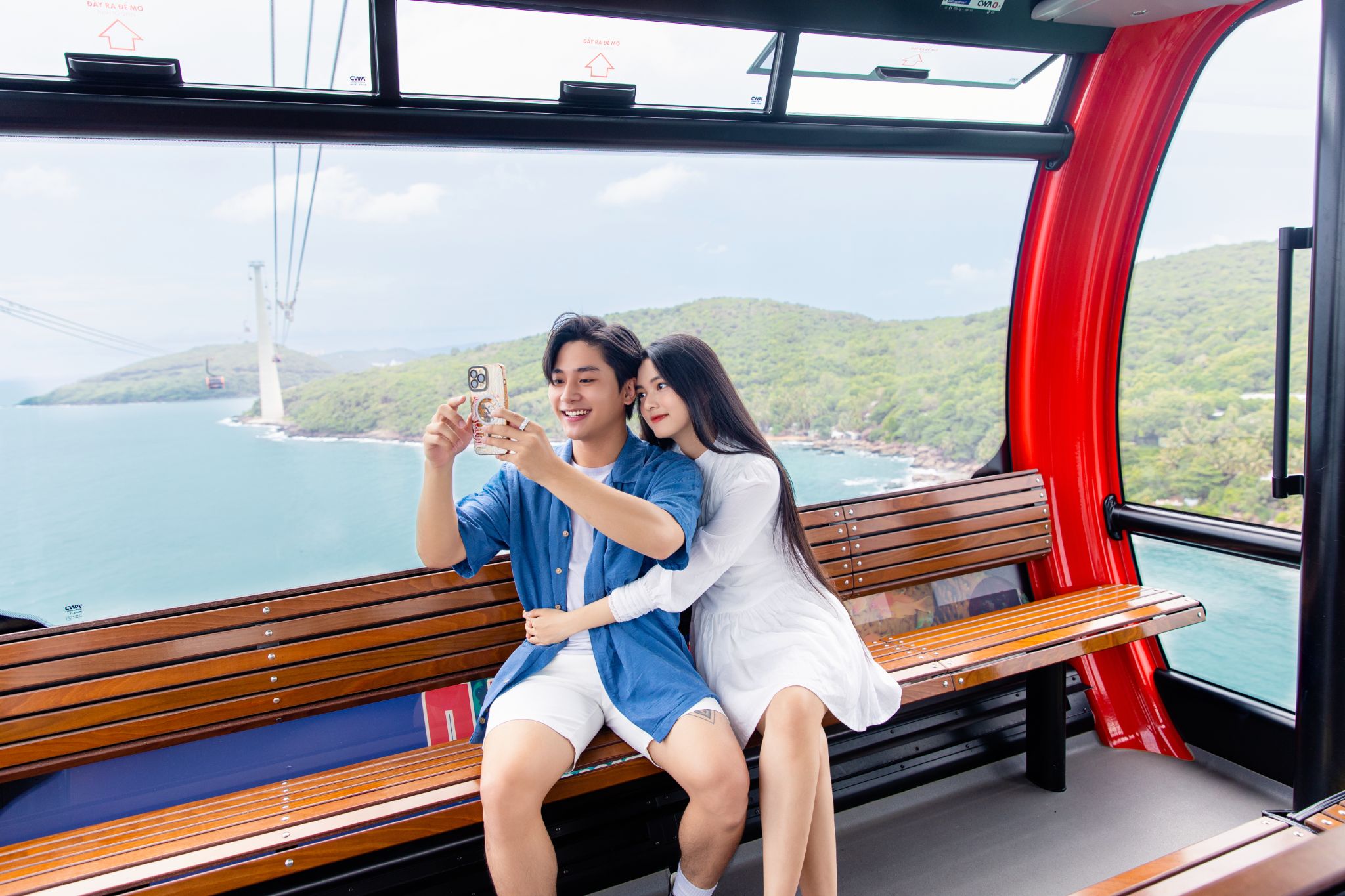 Những góc máy ảnh tuyệt đẹp từ cáp treo Hòn Thơm