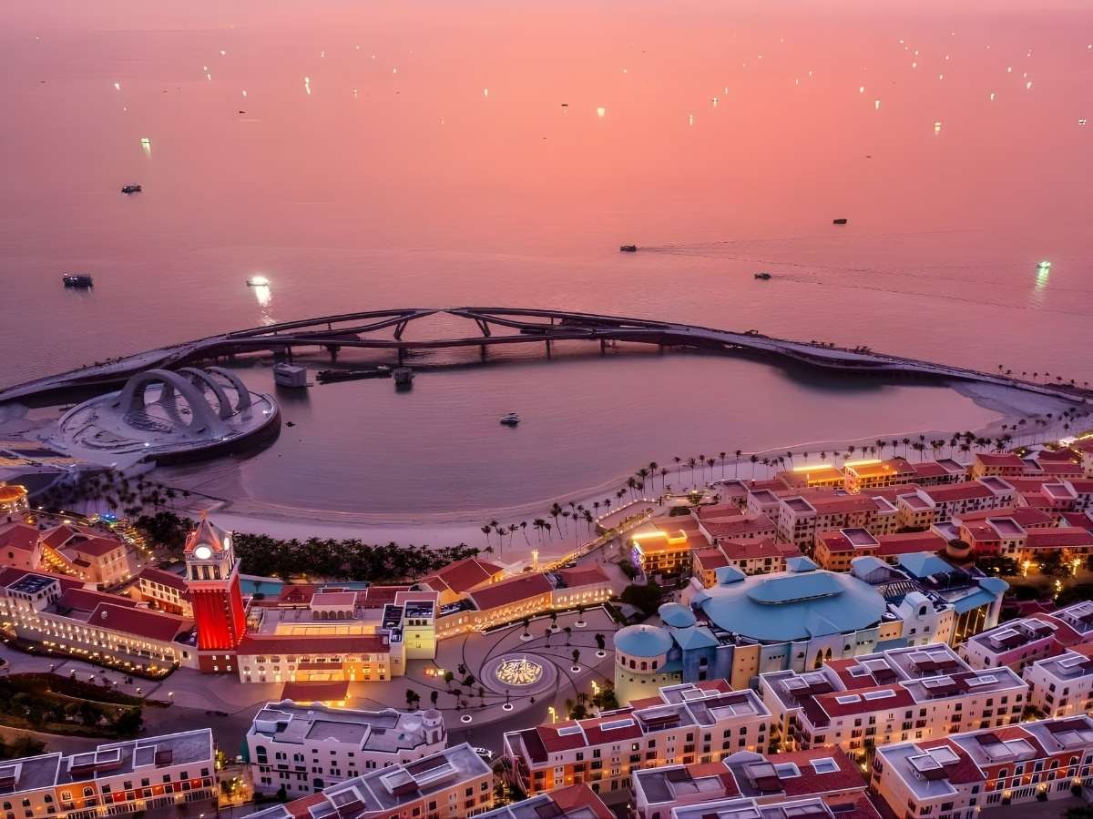 Thị trấn Hoàng Hôn là điểm tham quan quen thuộc Phú Quốc.