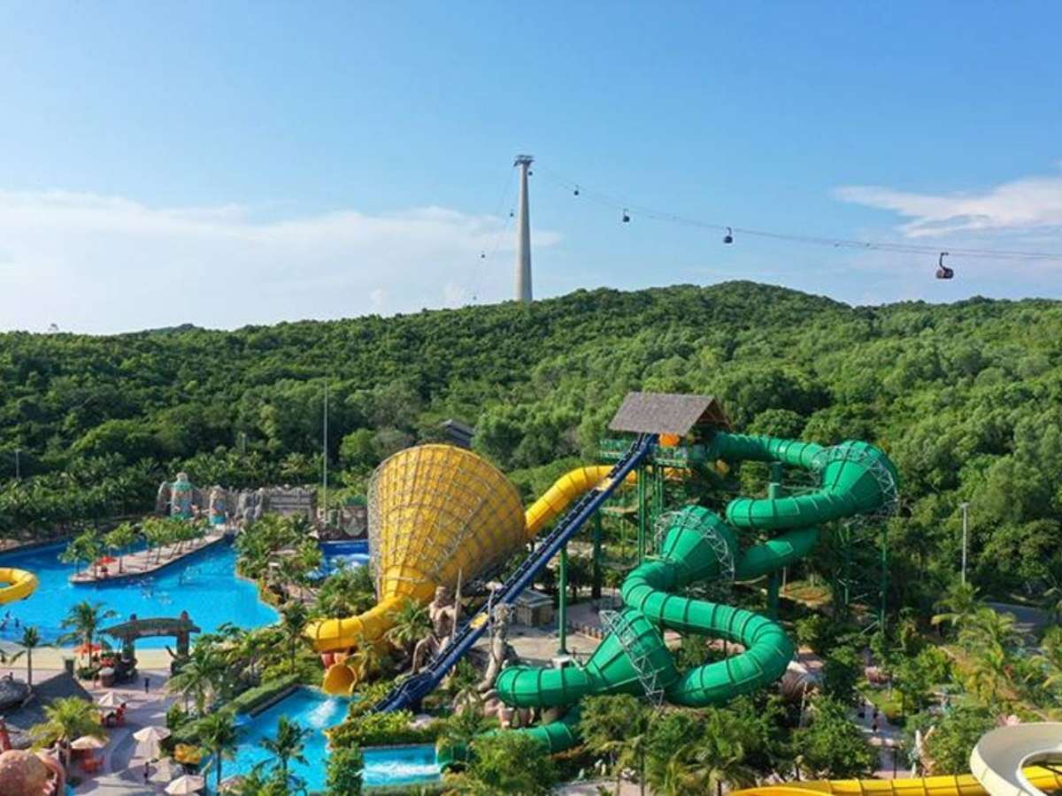 Sun World Hon Thom là điểm vui chơi kết hợp tham quan biển đảo. 