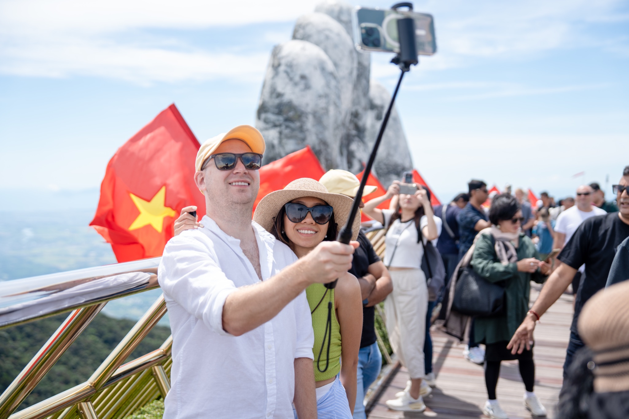 Việt Nam đang nổi lên trở thành “điểm nóng” du lịch hấp dẫn của Đông Nam Á, được nhiều khách quốc tế tìm đến và yêu thích