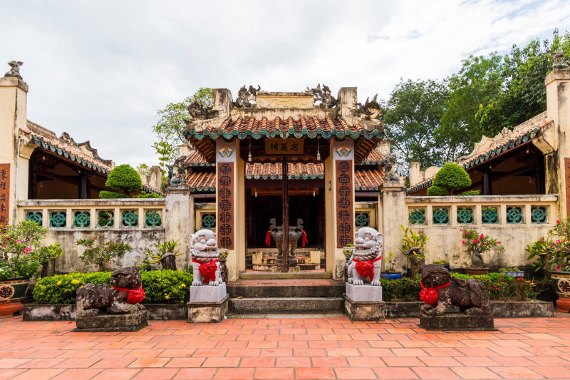Lăng Mạc Cửu là một trong những di tích nổi tiếng tại Hà Tiên
