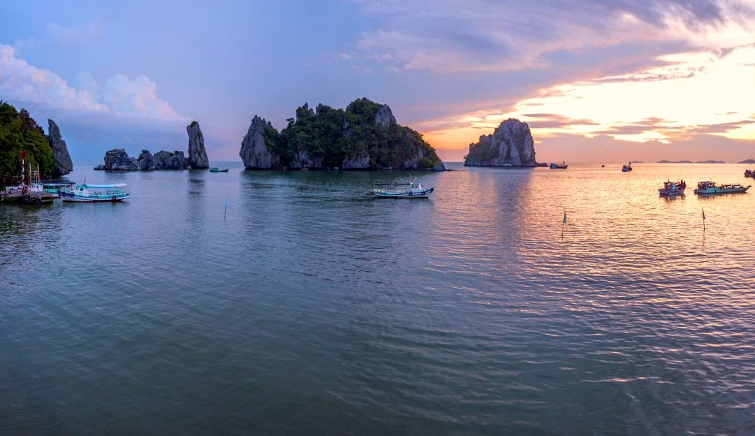Khung cảnh hoàng hôn tuyệt đẹp tại Hòn Phụ Tử