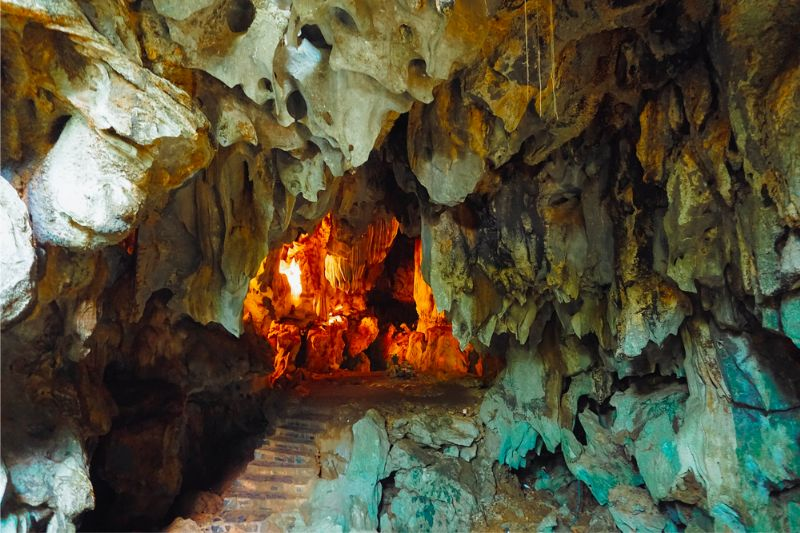 Hệ thống hang động tự nhiên kỳ ảo tại Thạch Động gây ấn tượng với nhiều du khách