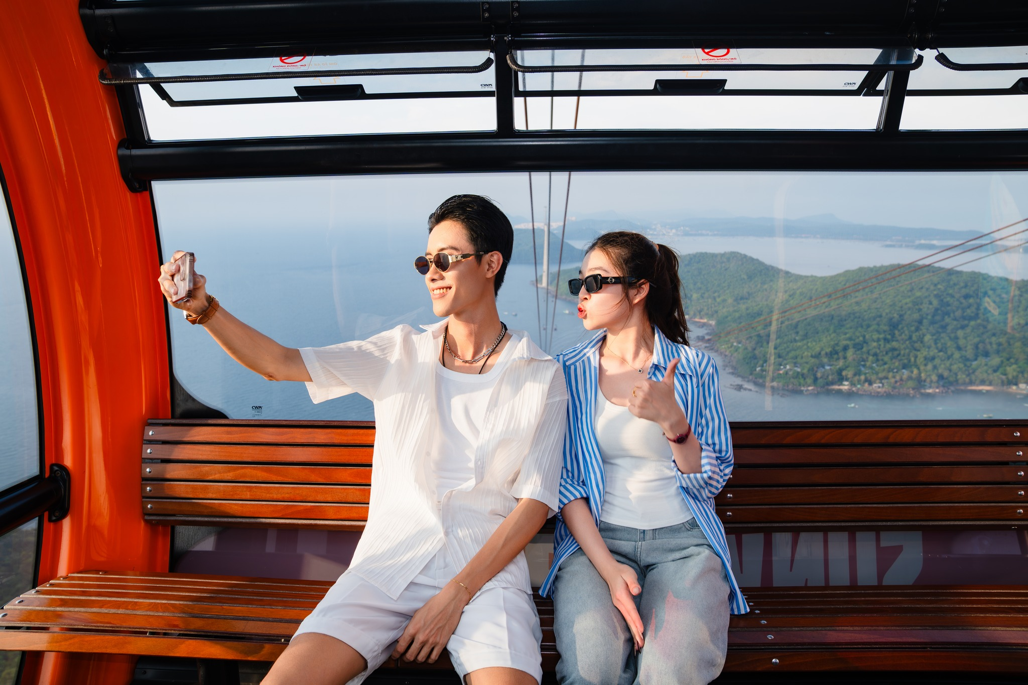 Du khách nên di chuyển tới ga cáp treo từ sáng sớm để tránh phải xếp hàng lâu