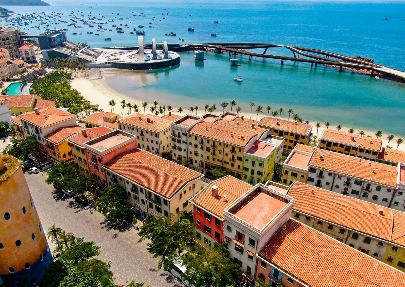 Du khách nên sắp xếp lịch trình hợp lý để có thể tham quan trọn vẹn Sunset Town