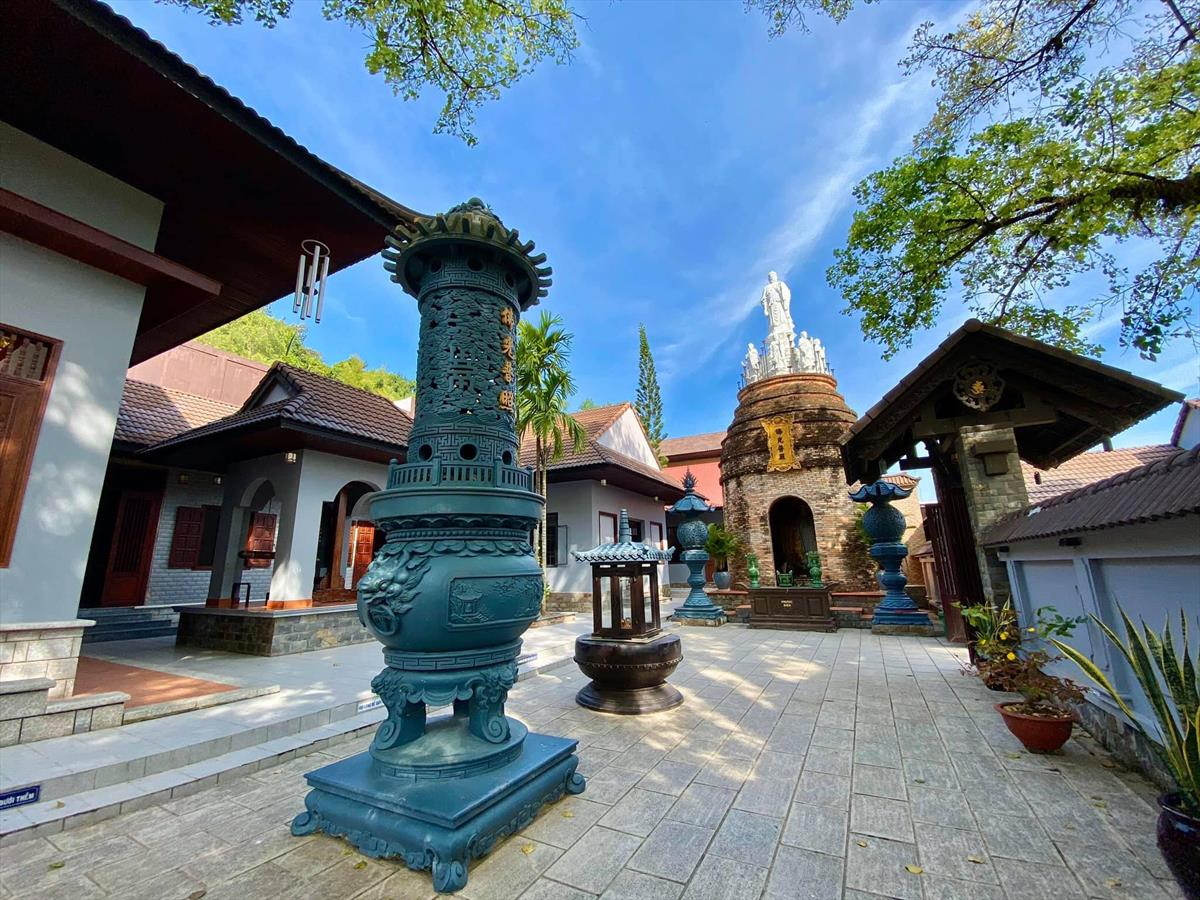 Chùa Phật Đà gắn liền với sự hình thành và phát triển của Hà Tiên