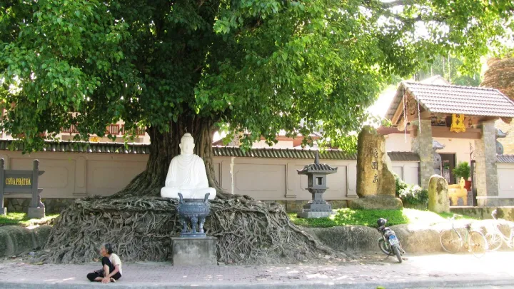 Không gian thanh tịnh tại Chùa Phật Đà thu hút nhiều du khách ghé thăm