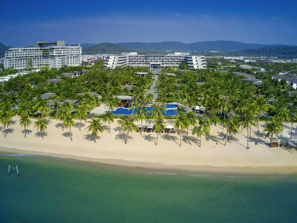 Toàn cảnh không gian xanh mát tại Novotel gây ấn tượng với nhiều khách du lịch trong và ngoài nước