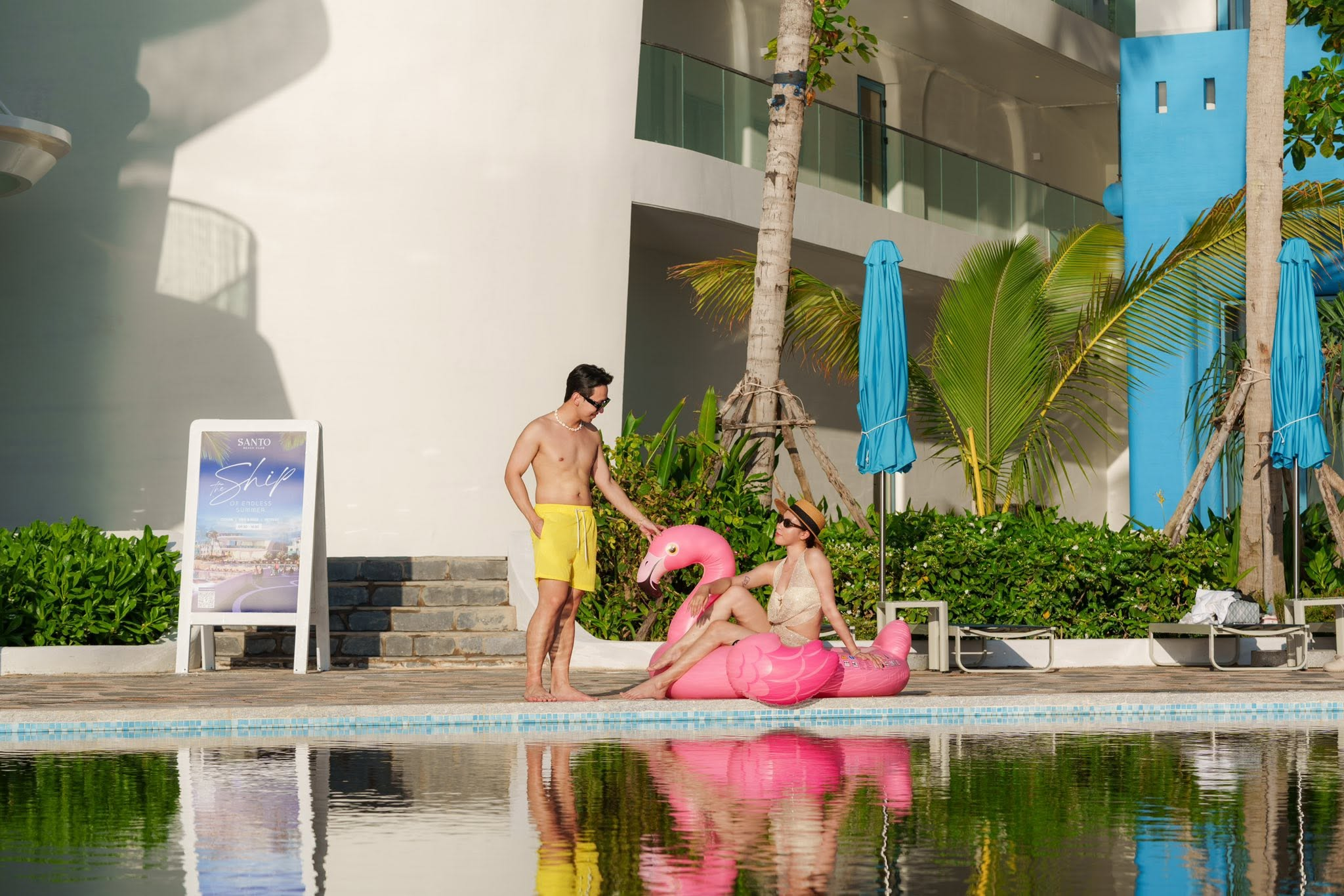 Santo Beach Club nổi bật với kiến trúc Địa Trung Hải bên bờ biển Hòn Thơm.