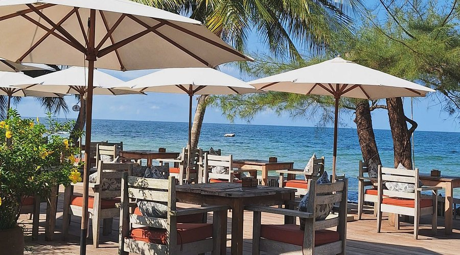 Không gian mở hướng biển tại nhà Hàng Ancarine Restaurant 