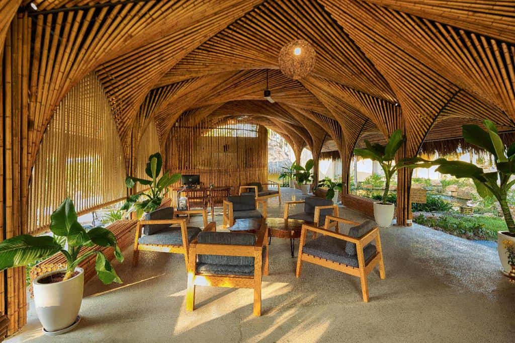 Không gian thiên nhiên xanh mát tại nhà hàng Lahana Restaurant 
