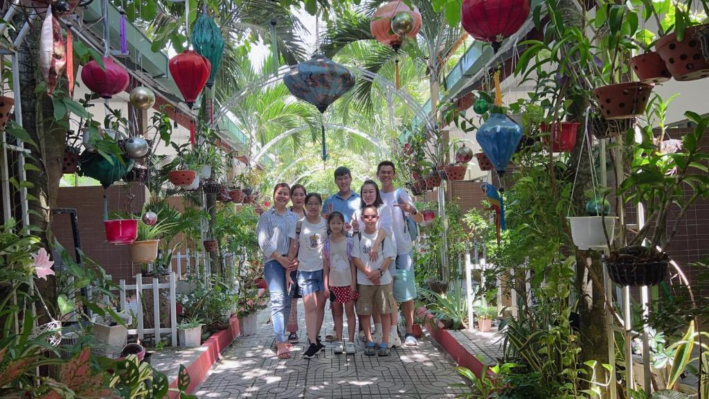 Du khách có thể di chuyển đến Canary Bungalow Phu Quoc dễ dàng bằng xe taxi 