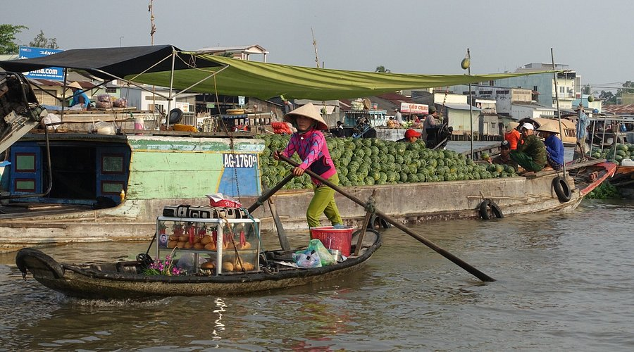 Mùa nước nổi là thời điểm du khách có cơ hội trải nghiệm các nét văn hóa đặc trưng của Châu Đốc