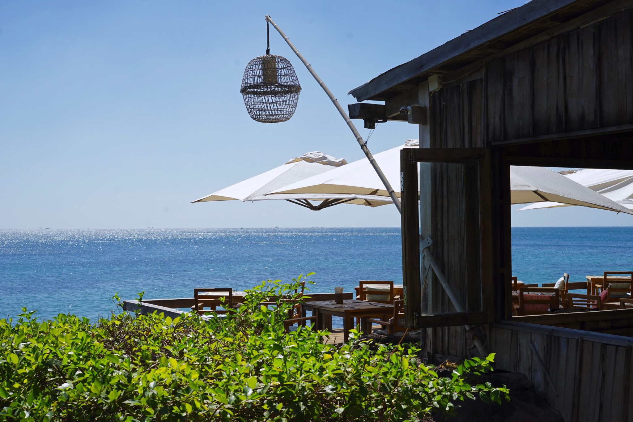Không gian hướng biển tại nhà hàng Mango Bay Restaurant