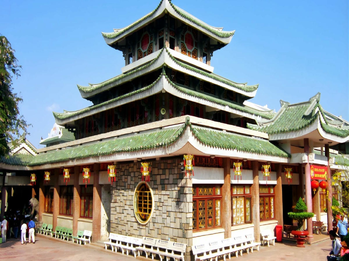 Miếu Bà Chúa Xứ Châu Đốc thể hiện giá trị tâm linh sâu sắc của cư dân Nam Bộ.