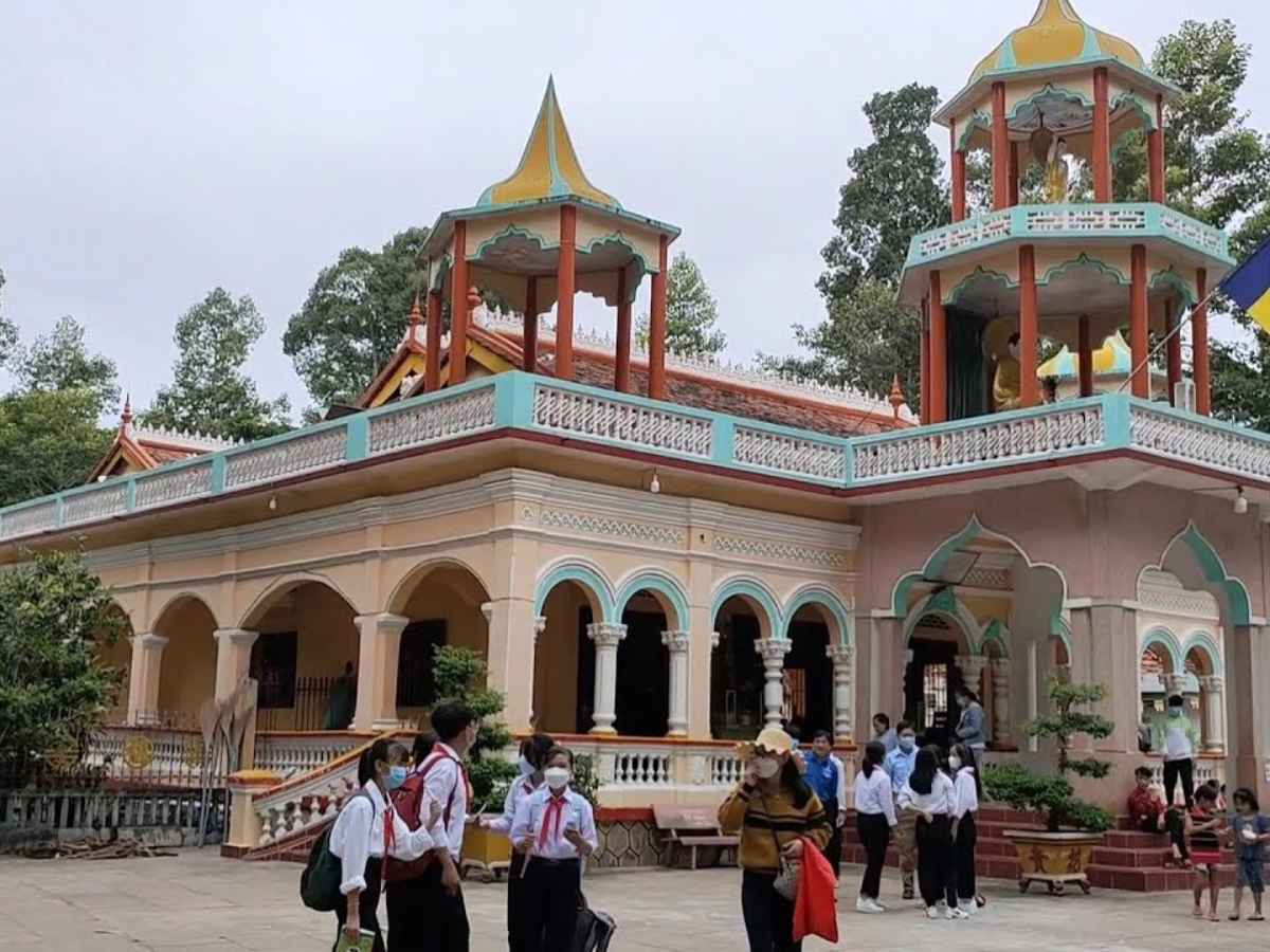 Hoạt động tu tập và nghi lễ Phật giáo diễn ra đều đặn tại Chùa Giồng Thành.
