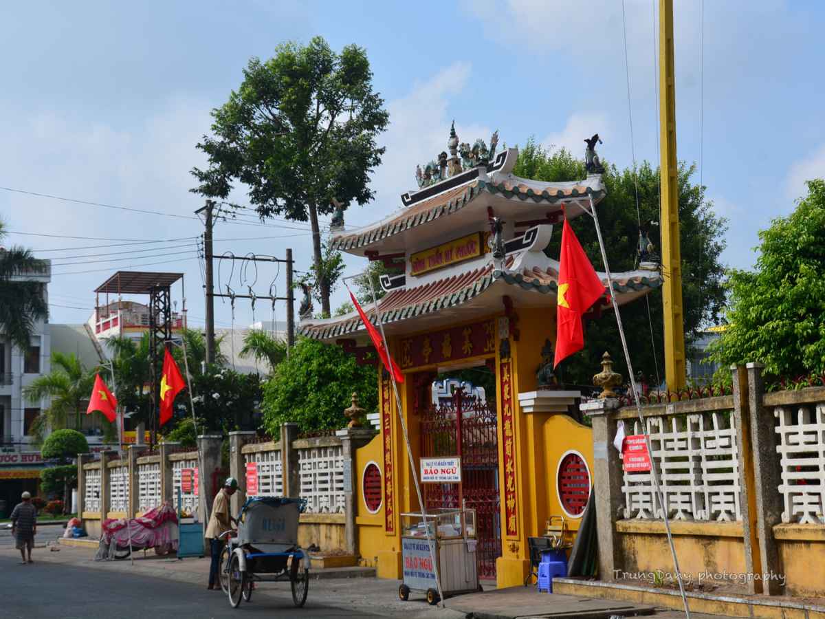 Bố cục tổng thể Đình Mỹ Phước phản ánh kiến trúc đình làng Nam Bộ.