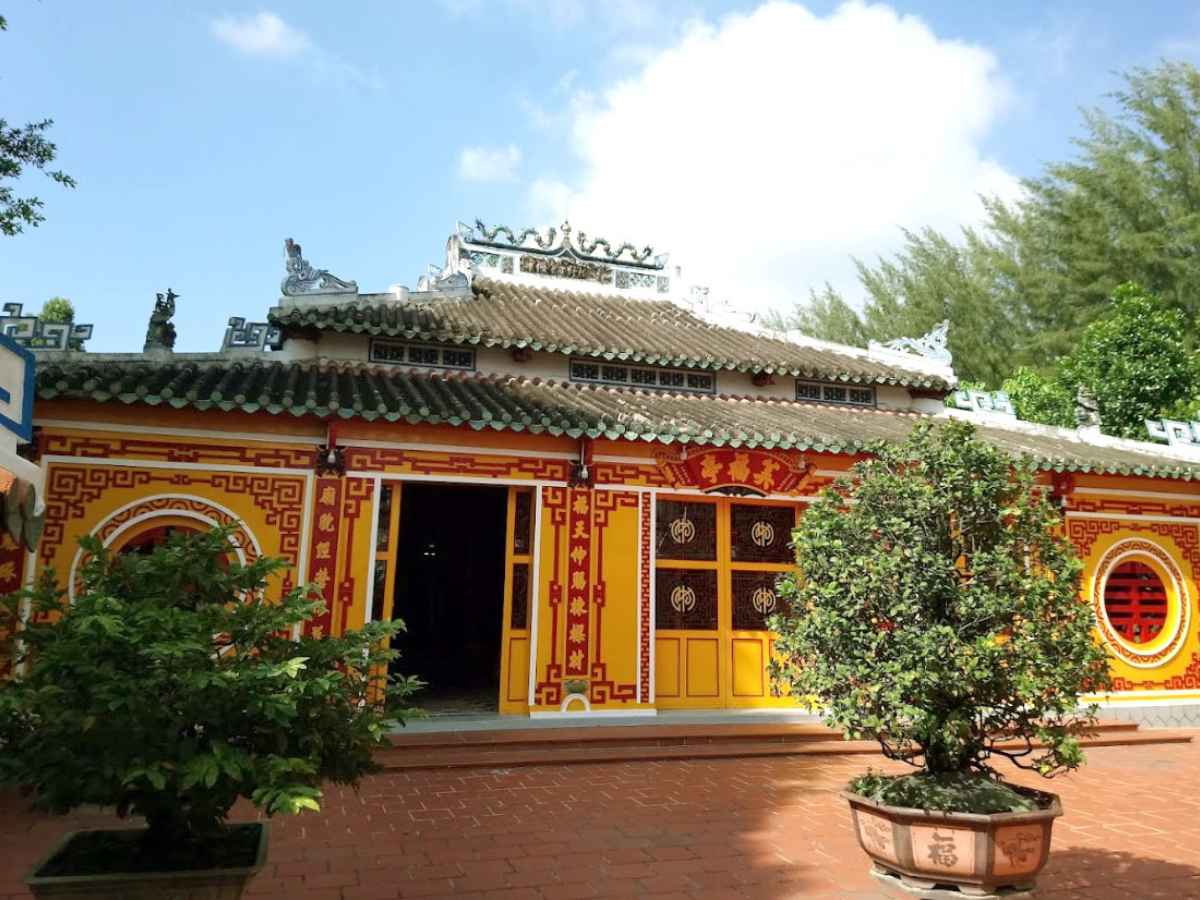 Tuân thủ các quy định tại đình để giữ gìn cảnh quan.