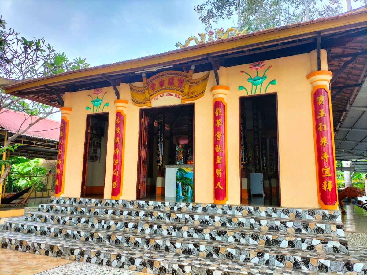 Cù lao Ông Hổ hiện diện như một không gian cư trú gắn liền với dòng chảy sông Hậu.