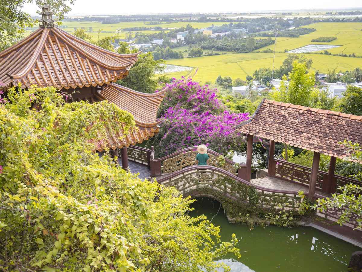 Ngôi chùa được hình thành vào đầu thế kỷ XIX.