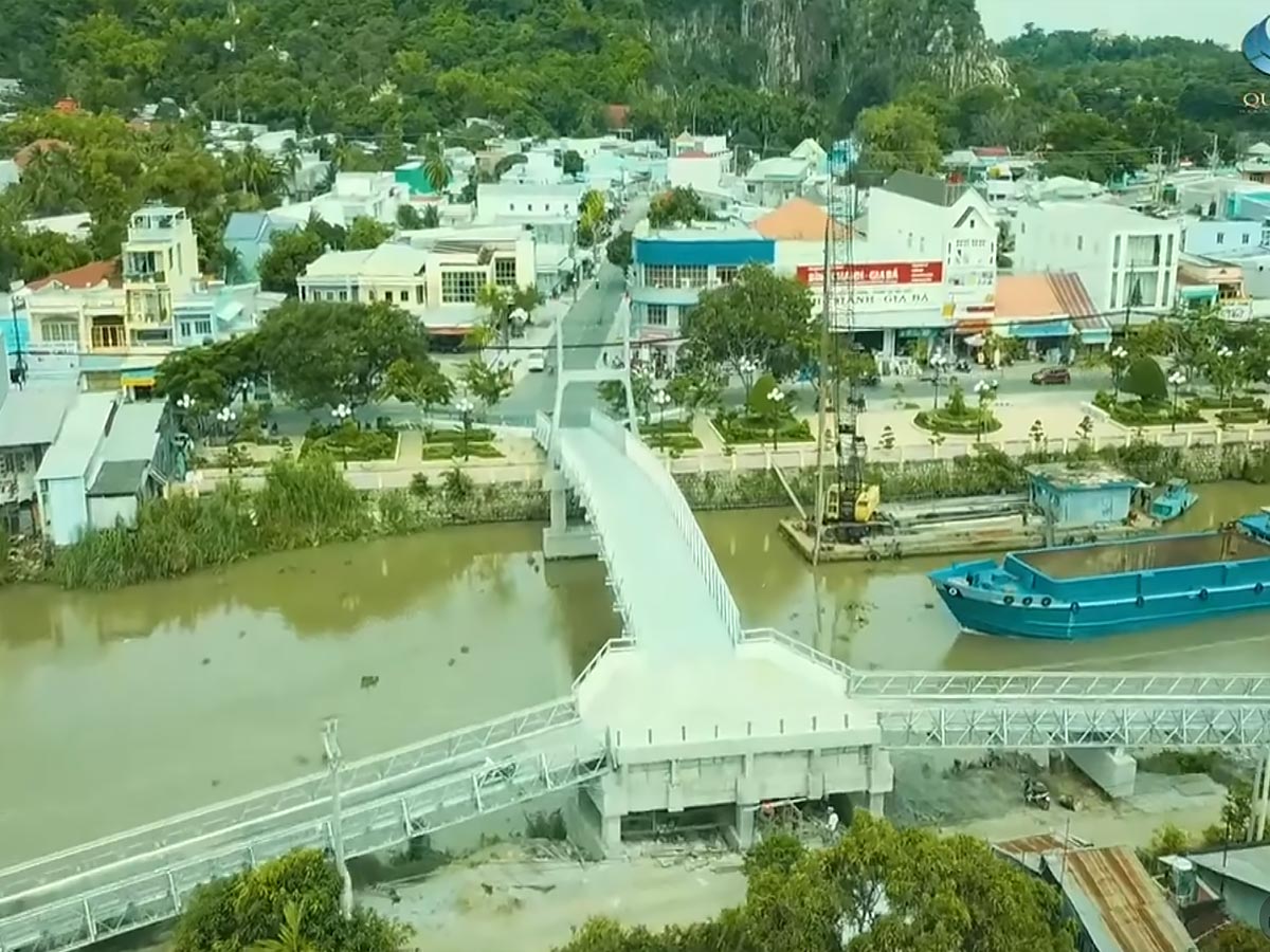 Cầu chữ Y An Giang tạo điểm nhấn kiến trúc độc đáo giữa không gian đô thị sông nước.