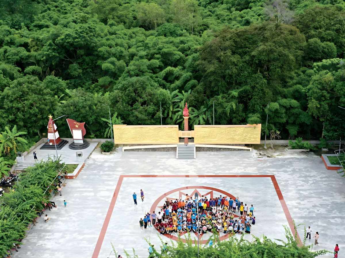 Hoạt động tham quan Ô Tà Sóc phù hợp nhóm du khách yêu thích trải nghiệm sinh thái.