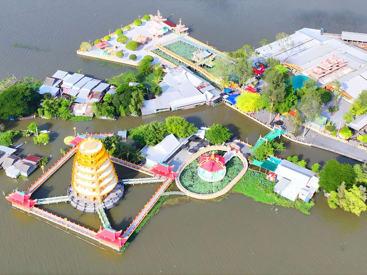 Hệ thống kênh rạch và địa hình ngập nước tạo lợi thế chiến lược cho Căn cứ Bảy Thưa.