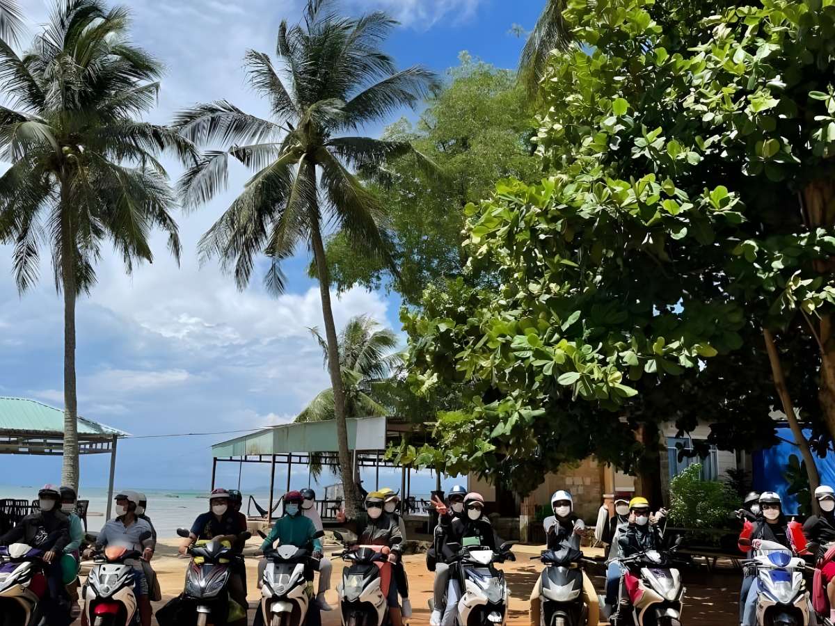 Từ Coco Palm Beach Resort, du khách thuận tiện khám phá Nam đảo Phú Quốc theo nhịp nghỉ dưỡng nhẹ nhàng.