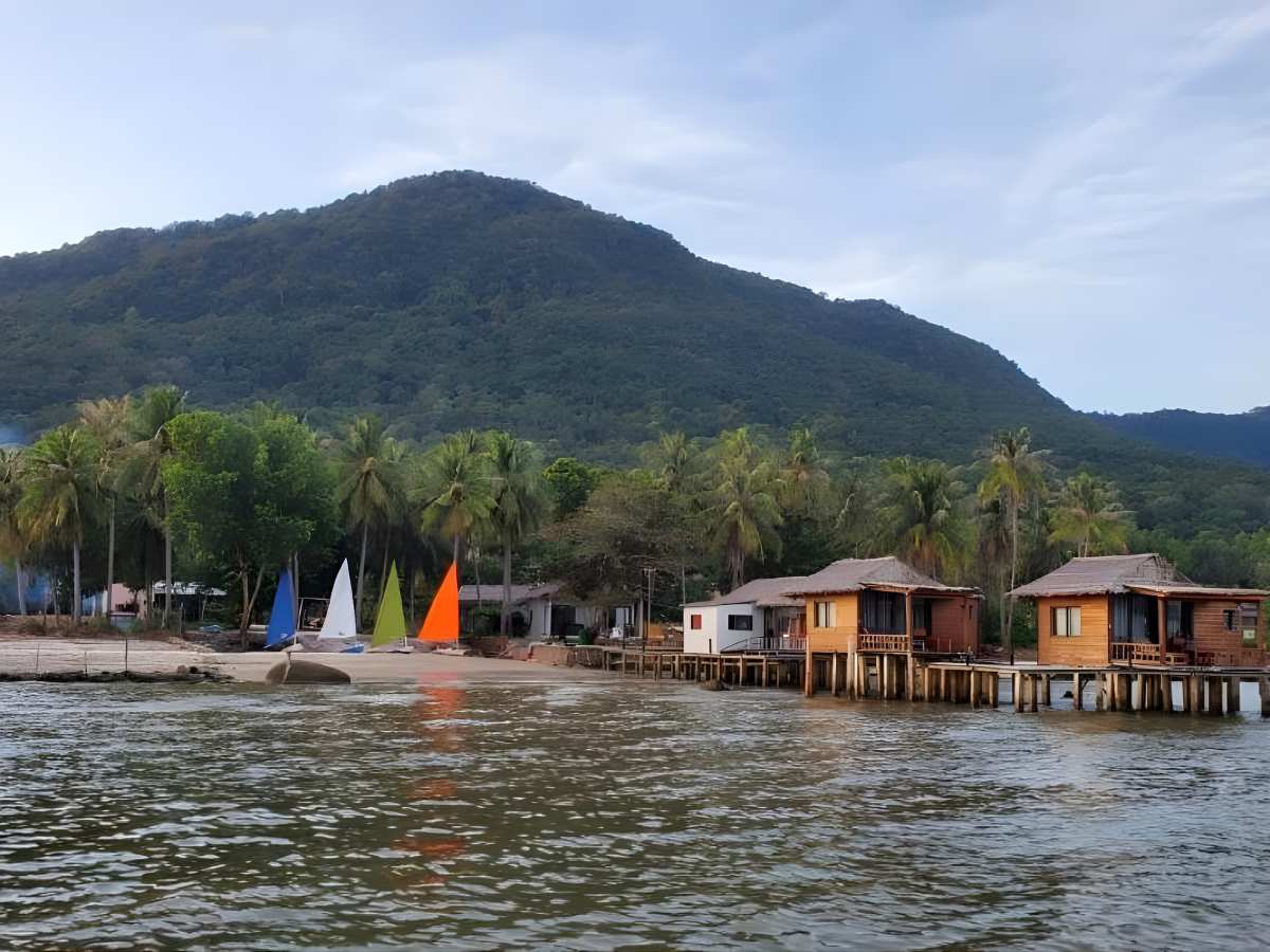 Freedom Beach Resort Phú Quốc nổi bật với không gian biển riêng tư và yên bình tại đảo Phú Quốc.