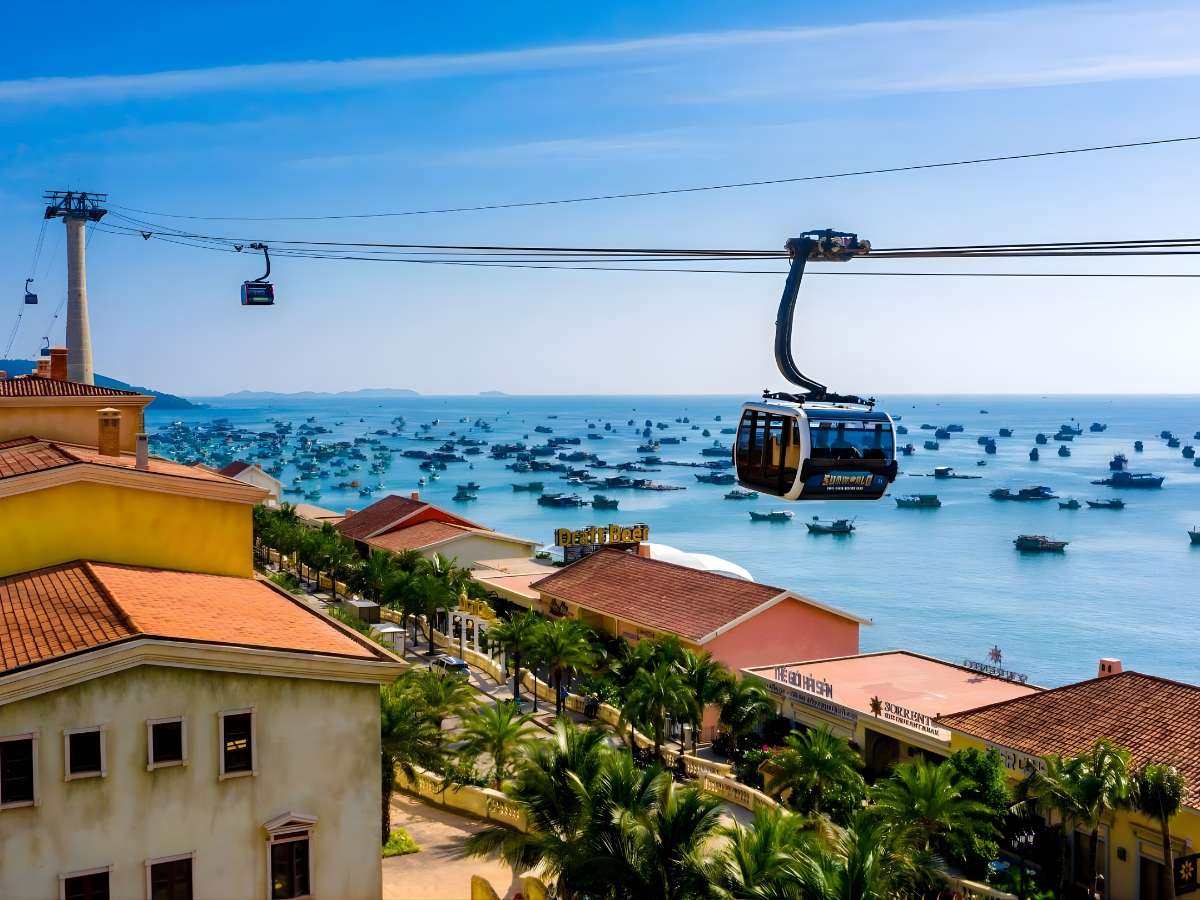 So sánh không gian lễ hội sông nước An Giang với trải nghiệm du lịch biển hiện đại.