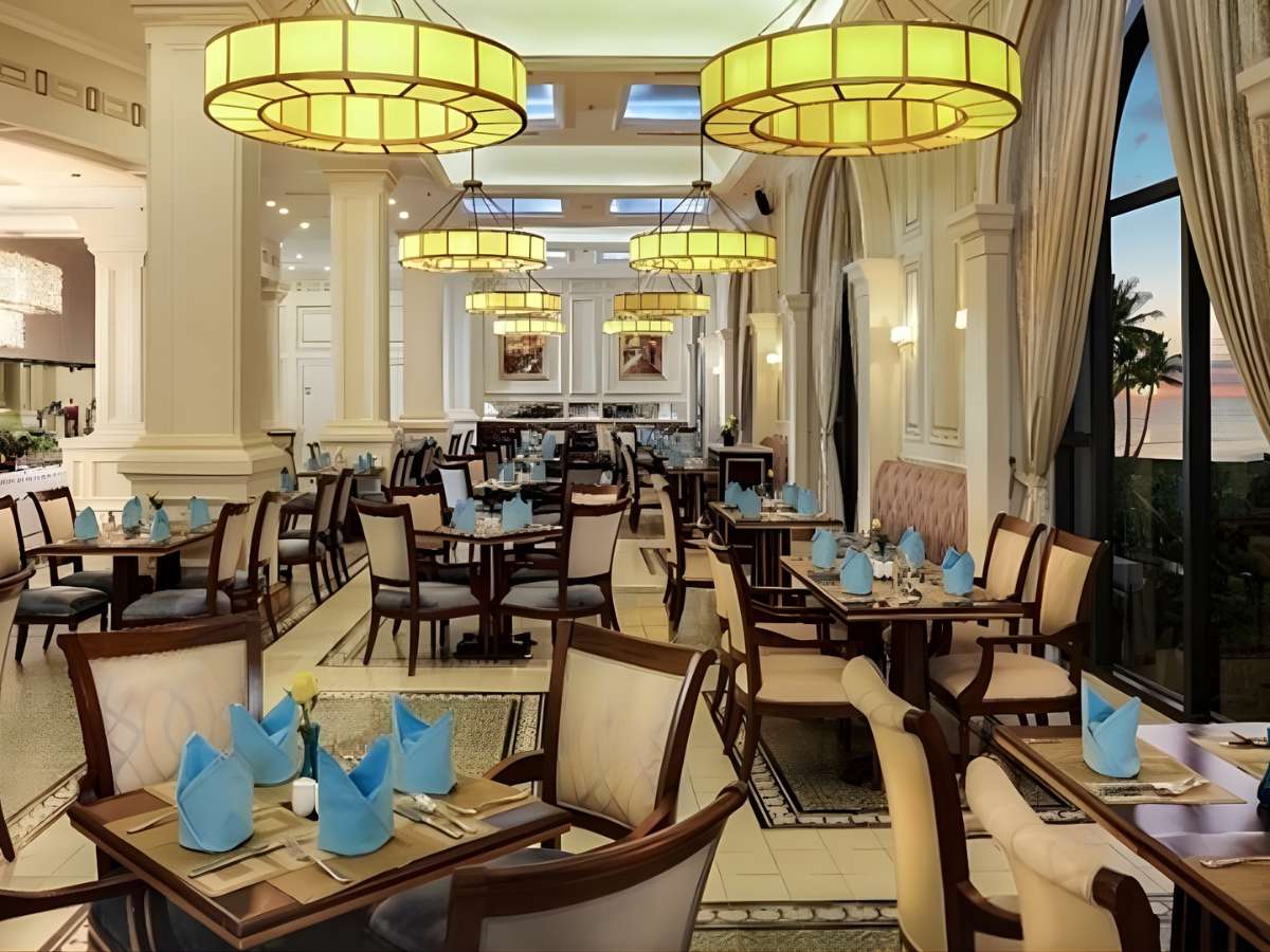 Không gian ẩm thực tại Vinpearl Discovery Coastalland Phu Quoc có thể đáp ứng được phong cách ẩm thực đa dạng của khách hàng. 