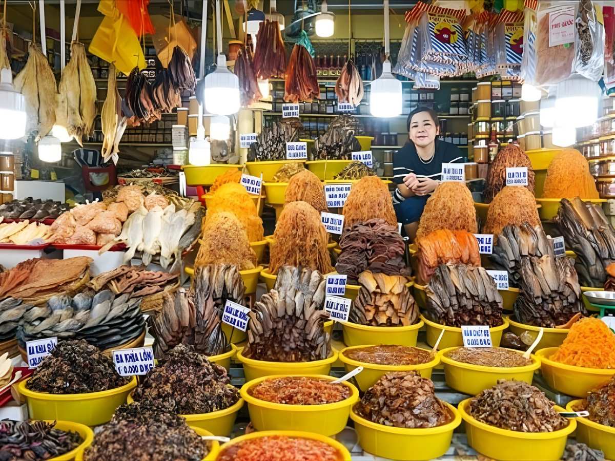 Ẩm thực Châu Đốc đa dạng màu sắc, phản ánh giao thoa văn hóa Kinh Khmer, mang nét đẹp đặc trưng.