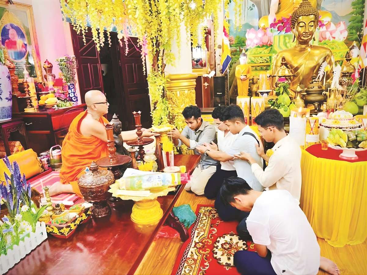Nghi lễ Sen Dolta gắn kết các thế hệ qua hoạt động cúng bái truyền thống tâm linh.