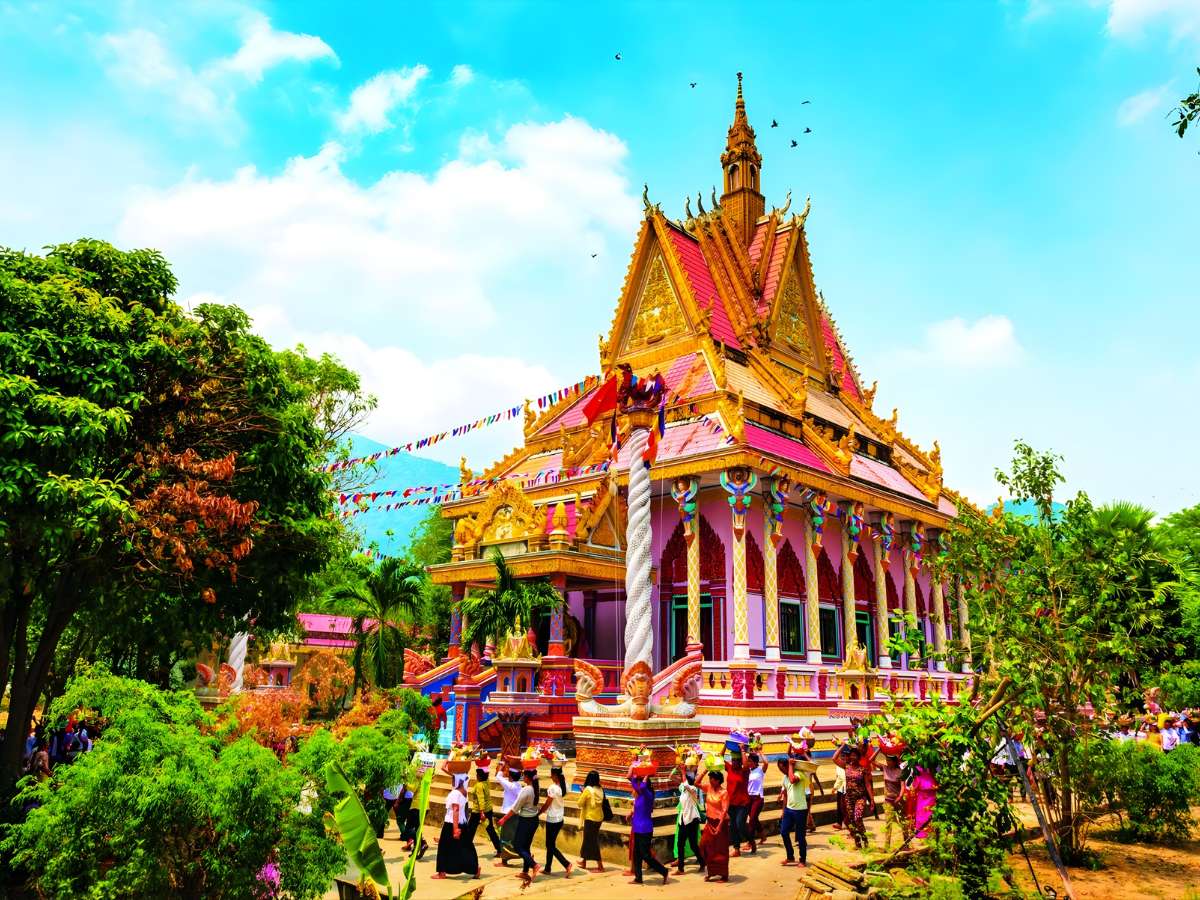Chùa Khmer An Giang là không gian diễn ra các lễ hội văn hóa tiêu biểu.