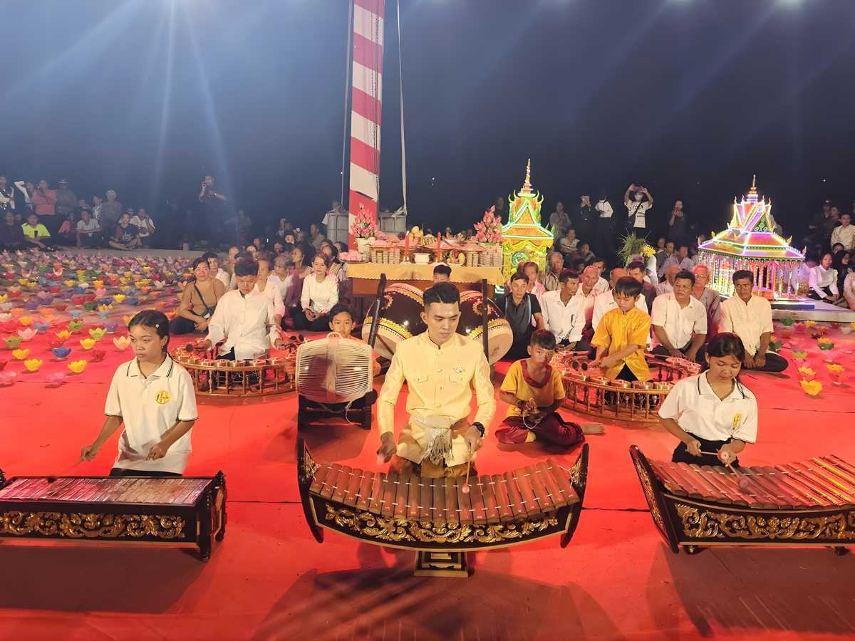 Hoạt động biểu diễn nghệ thuật Khmer được đánh giá là di sản góp phần làm phong phú đời sống văn hóa địa phương.
