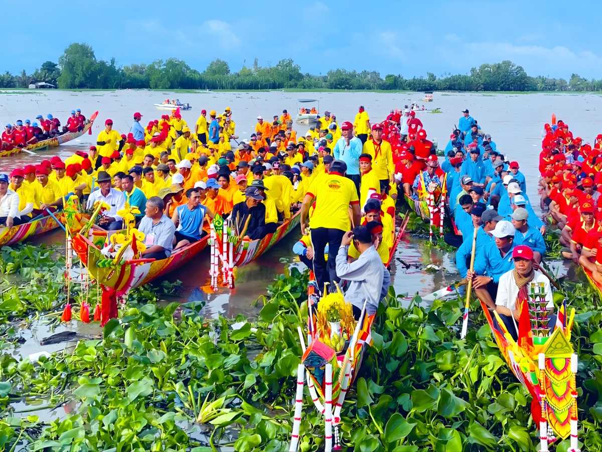 Ngày hội Văn hóa - Thể thao - Du lịch đồng bào Khmer tỉnh An Giang diễn ra sôi động trên không gian sông nước Cái Lớn.