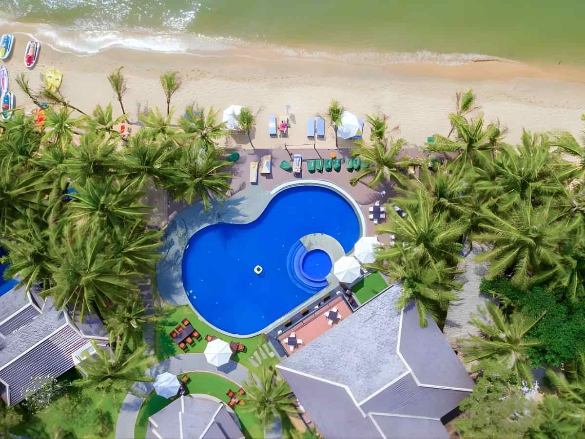Anja Beach Resort & Spa Phú Quốc sở hữu vị trí ven biển Cửa Lấp thuận tiện.