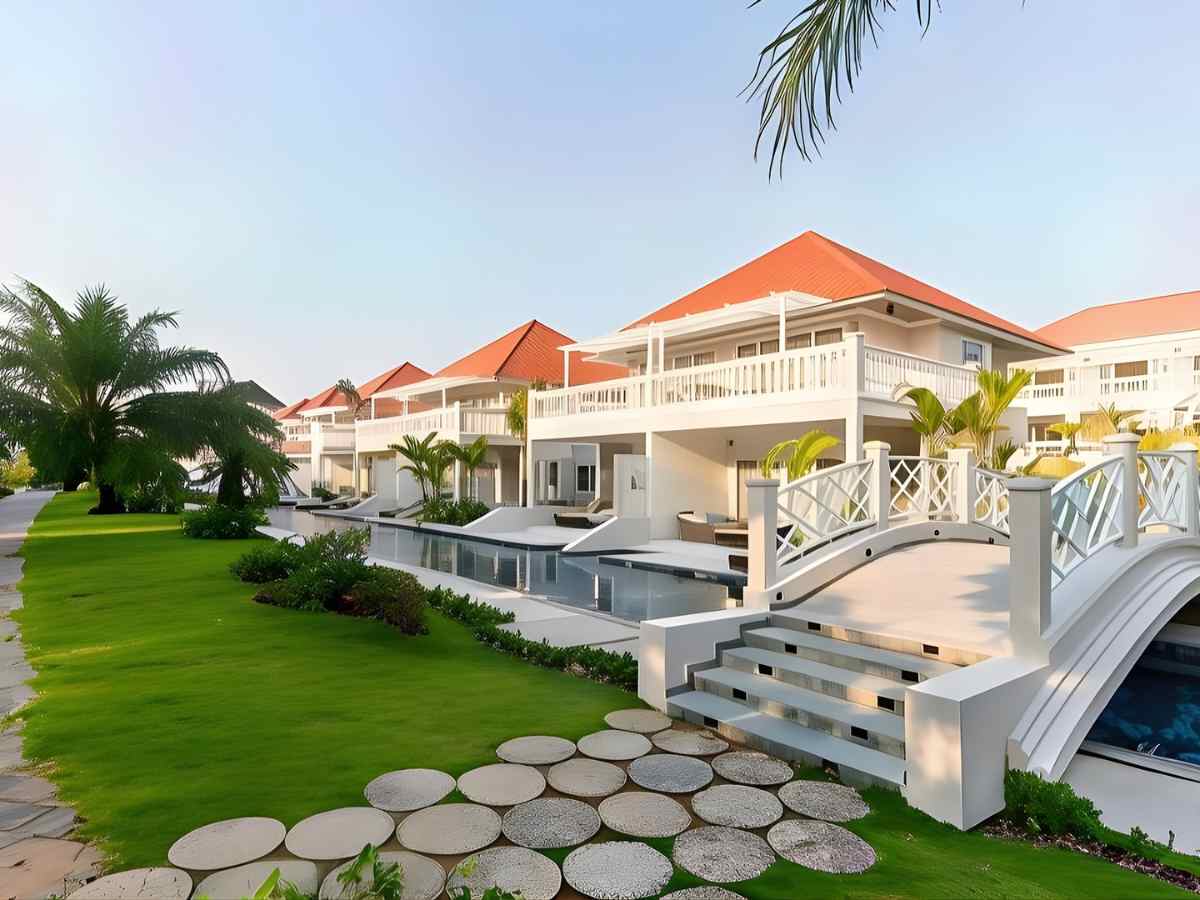 Khu villa Mercury Phú Quốc Resort & Villas hài hòa thiên nhiên, thiết kế gần gũi. 