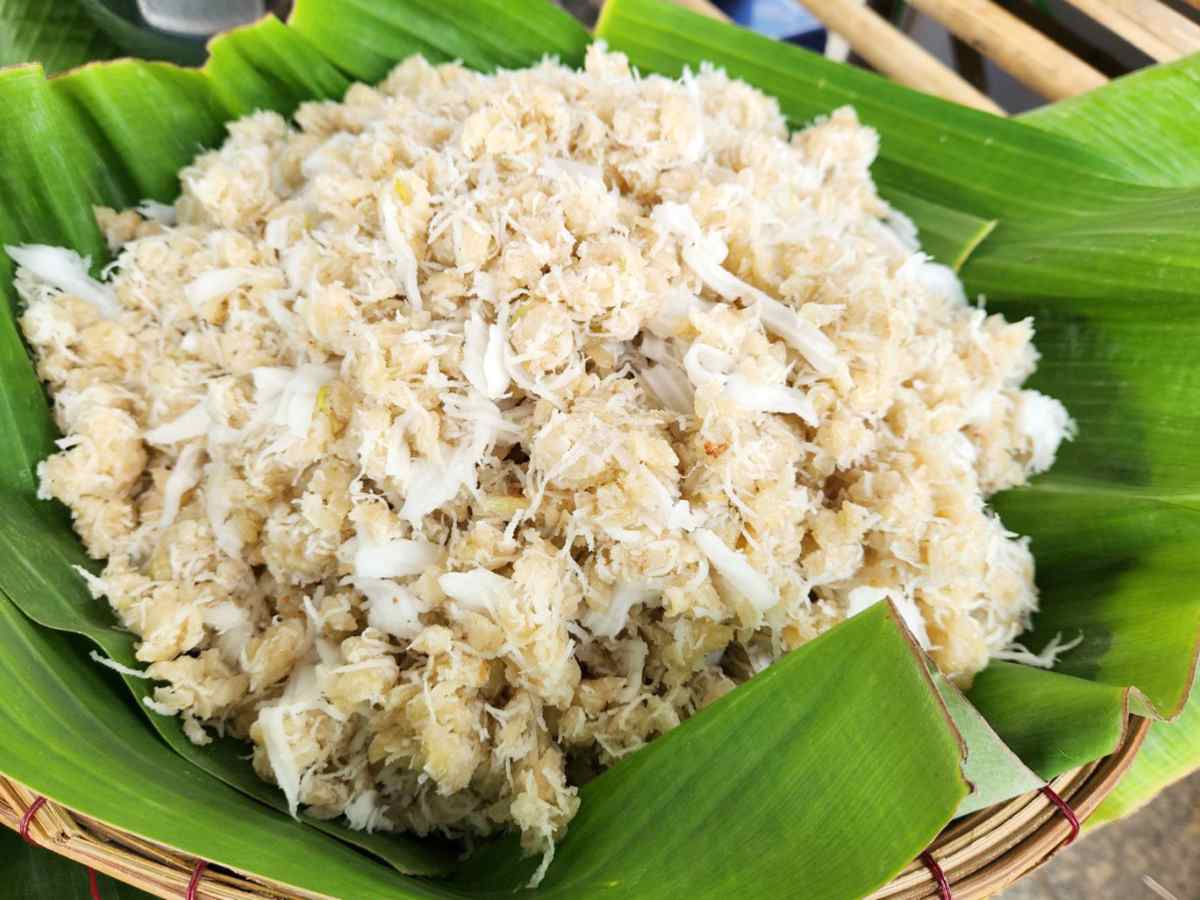 Cốm dẹp trở thành món quà mang đậm bản sắc và ký ức cộng đồng địa phương. 