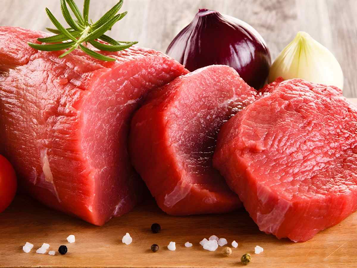 Nguyên liệu thịt bò tươi quyết định chất lượng và hương vị khô bò.