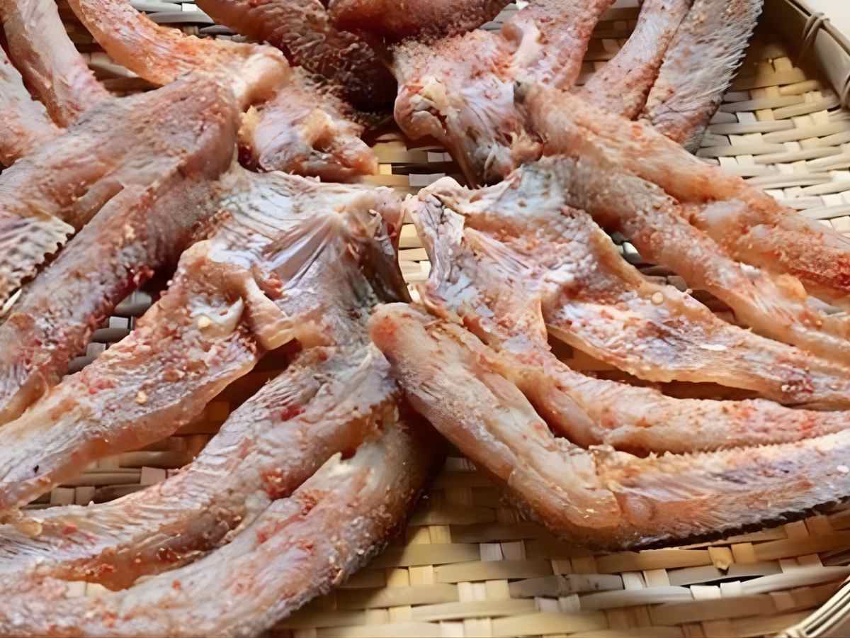 Khô cá lóc góp phần định hình trải nghiệm ẩm thực địa phương trong không gian đô thị.