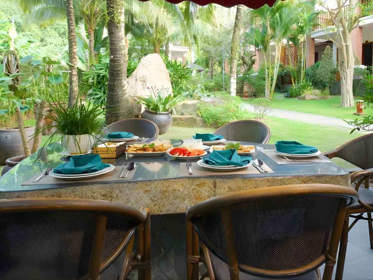 Một ngày tại Nadine Phú Quốc Resort & Spa bắt đầu trong không khí yên tĩnh và dùng bữa sáng nhẹ nhàng.