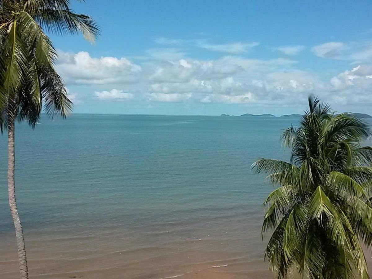 Không gian biển bình yên cùa Hòn Trẹm Kiên Giang.