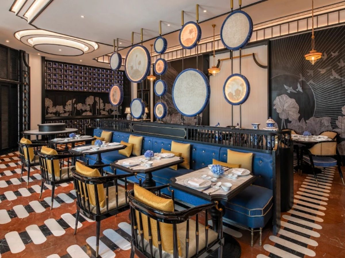 Khu ẩm thực đa dạng nhiều phong cách và lựa chọn ăn uống tại La Festa Phu Quoc Curio Collection by Hilton.